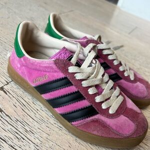 Girls Gucci/Adidas Gazelle in Pink. Size 3.5